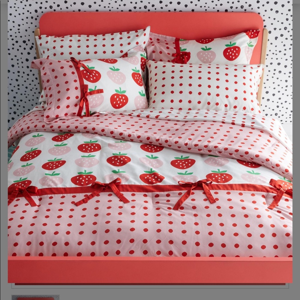 ISO: Drew Barrymore Strawberry bedding